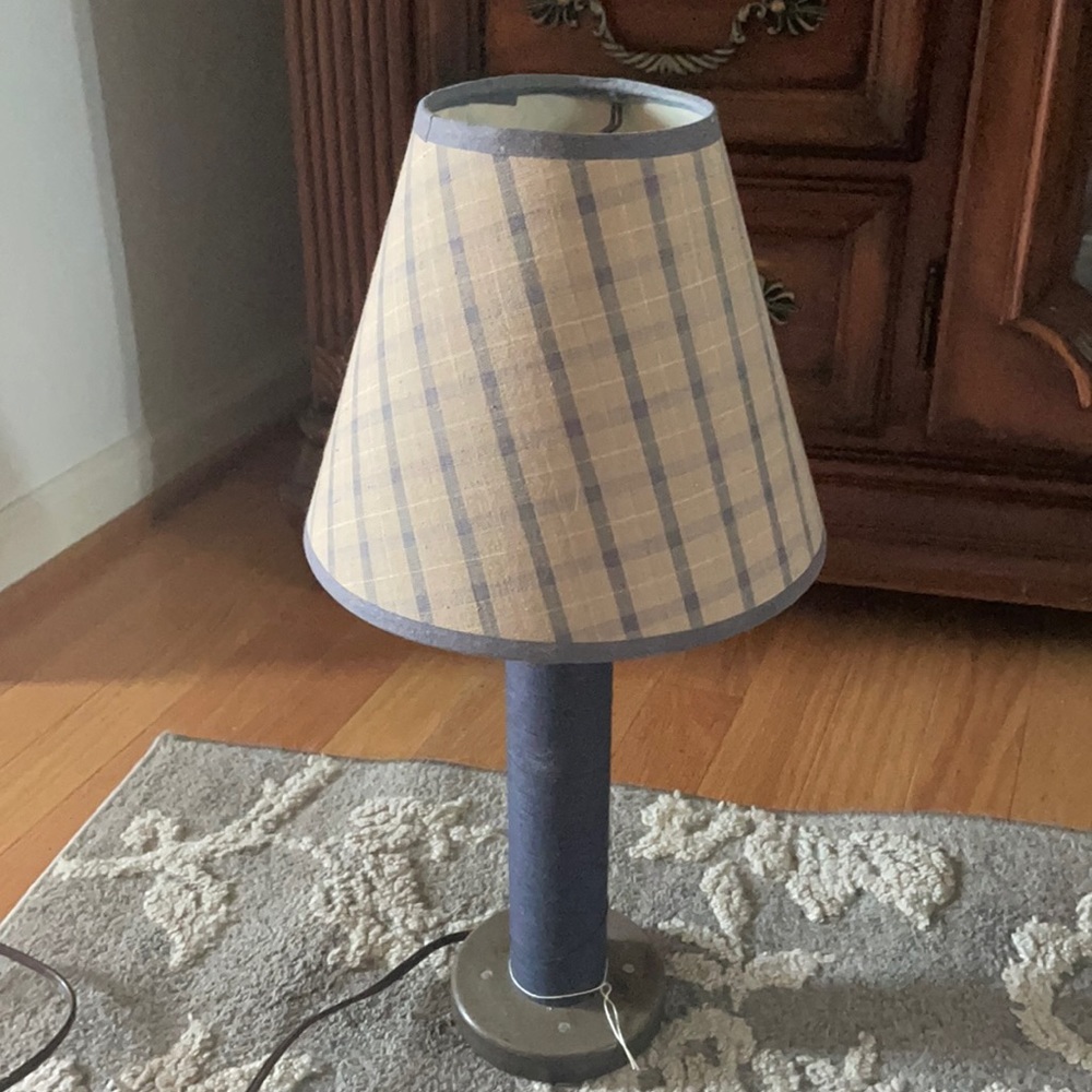 v i n t a g e ::  farmhouse primitive mcm style
 bobbin light lamp